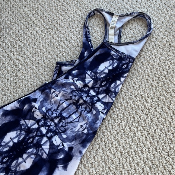 LULULEMON - Picture 3 of 3